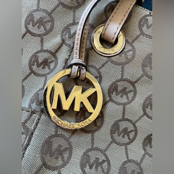 Michael Kors Logo Tote - Picture 6 of 7